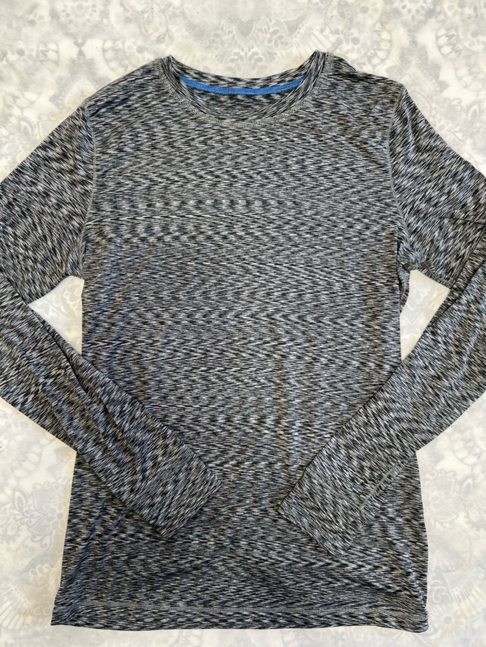 Cuddl Duds Womens Sz M Grey Space Dye Thumbhole Long Sleeve Performance Top